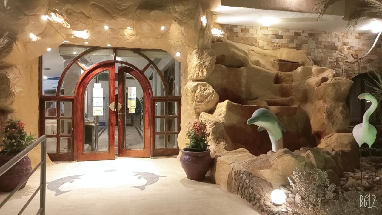 Dolphin Continental Hotel El Qoseir Екстериор снимка