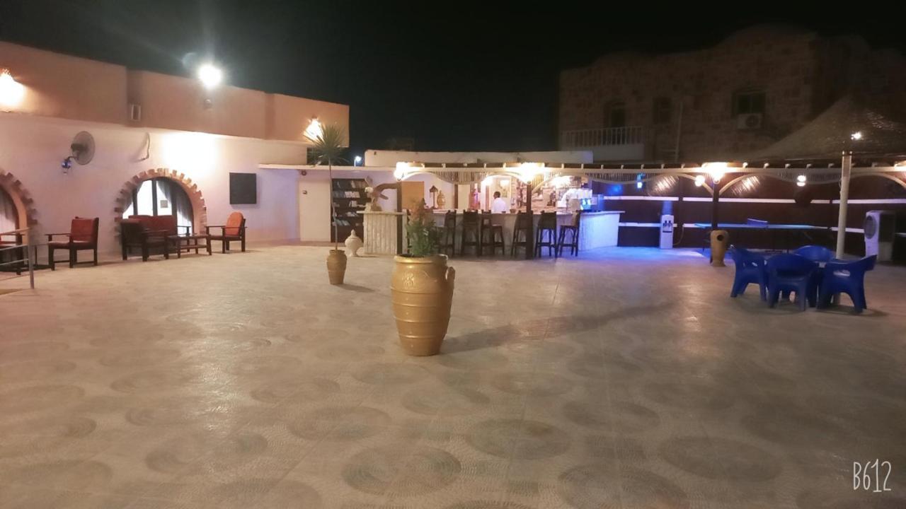 Dolphin Continental Hotel El Qoseir Екстериор снимка