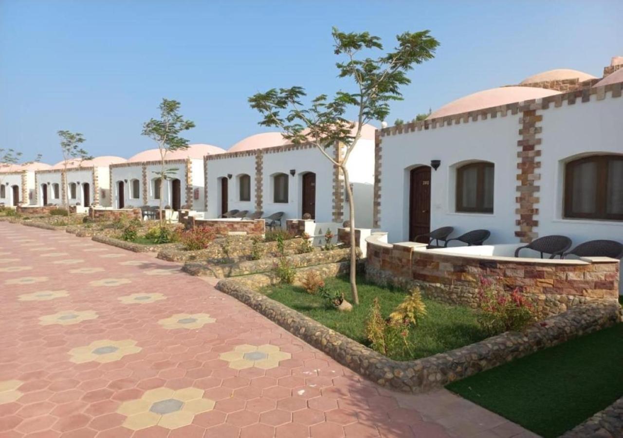 Dolphin Continental Hotel El Qoseir Екстериор снимка