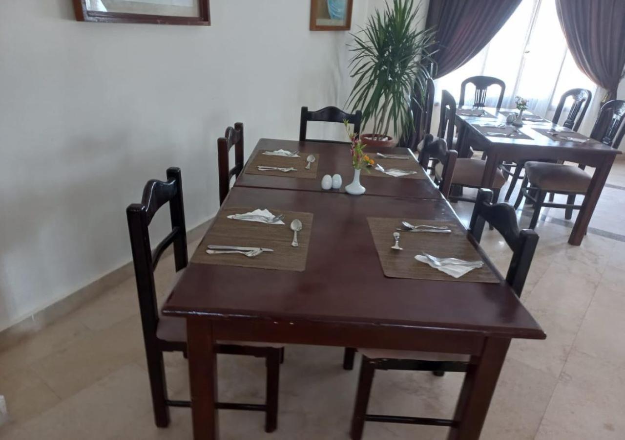 Dolphin Continental Hotel El Qoseir Екстериор снимка