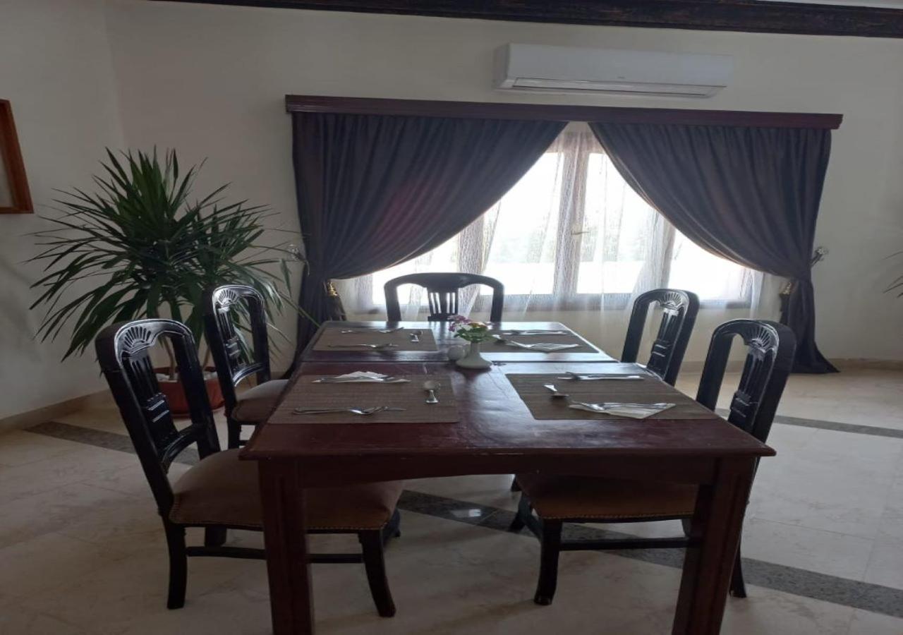 Dolphin Continental Hotel El Qoseir Екстериор снимка