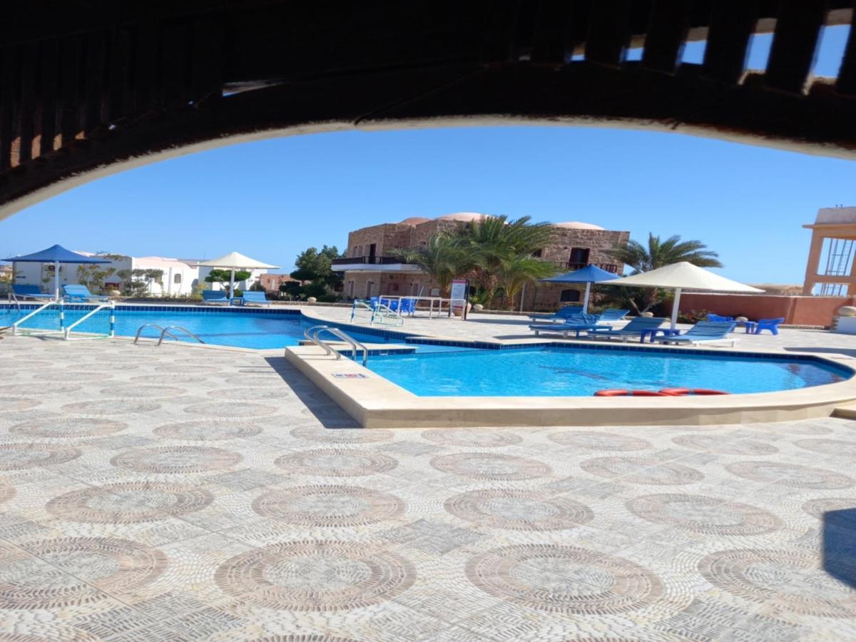 Dolphin Continental Hotel El Qoseir Екстериор снимка
