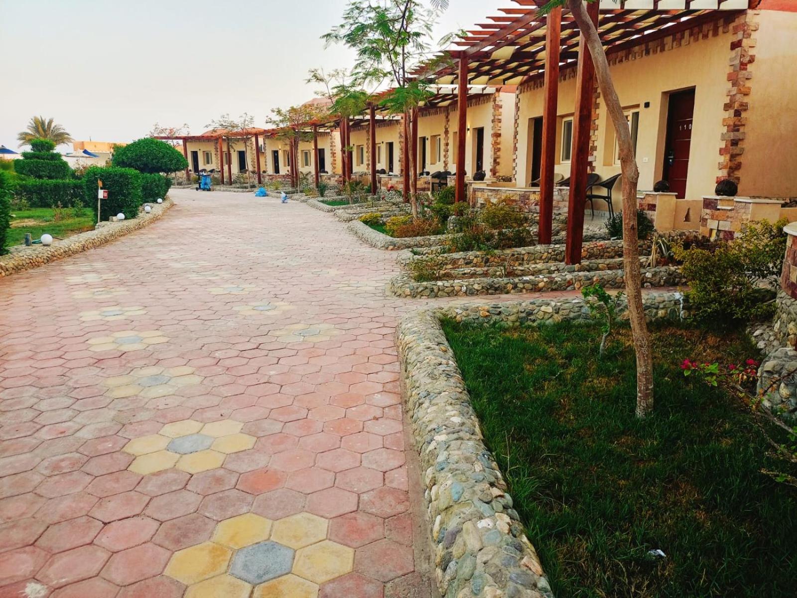 Dolphin Continental Hotel El Qoseir Екстериор снимка