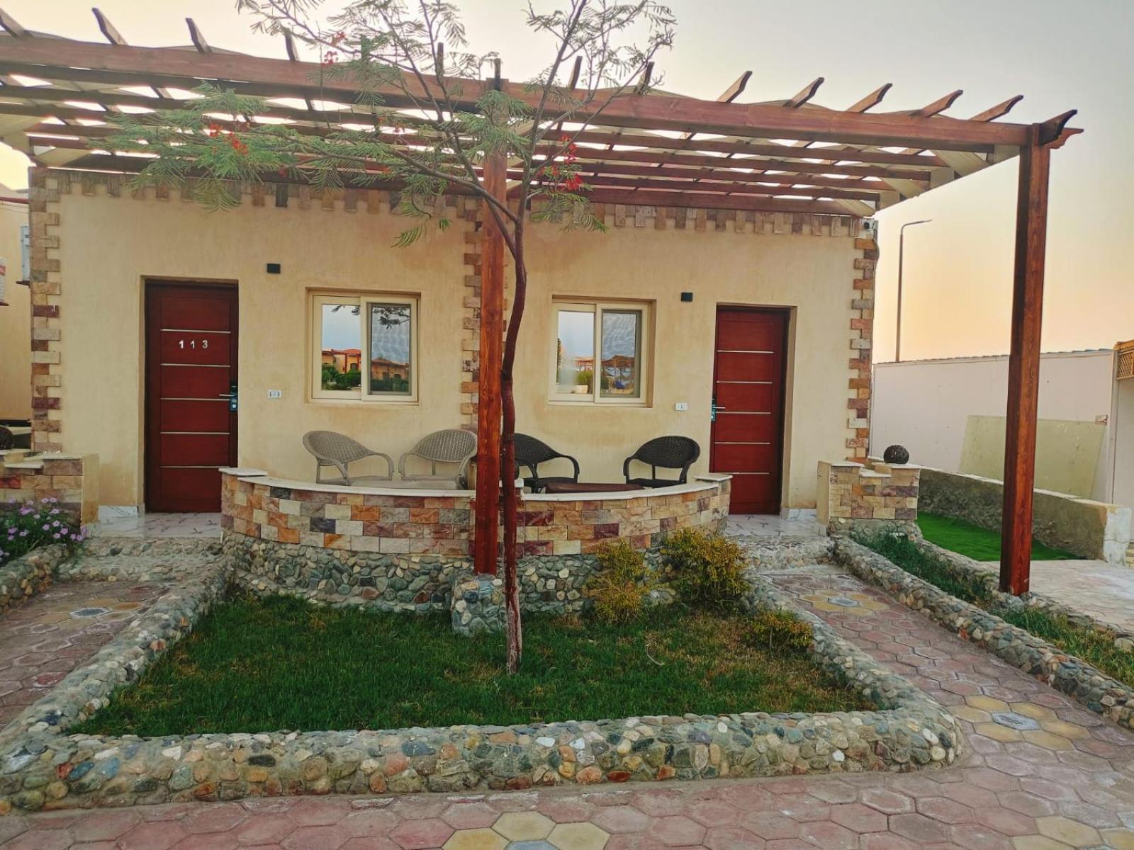 Dolphin Continental Hotel El Qoseir Екстериор снимка