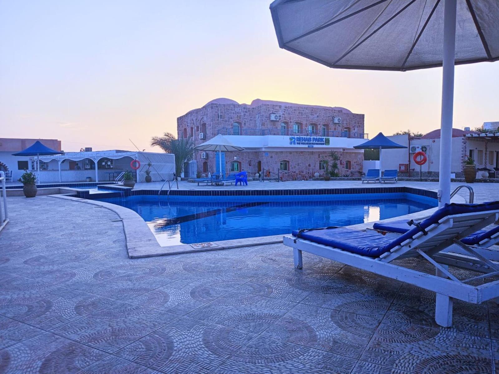 Dolphin Continental Hotel El Qoseir Екстериор снимка