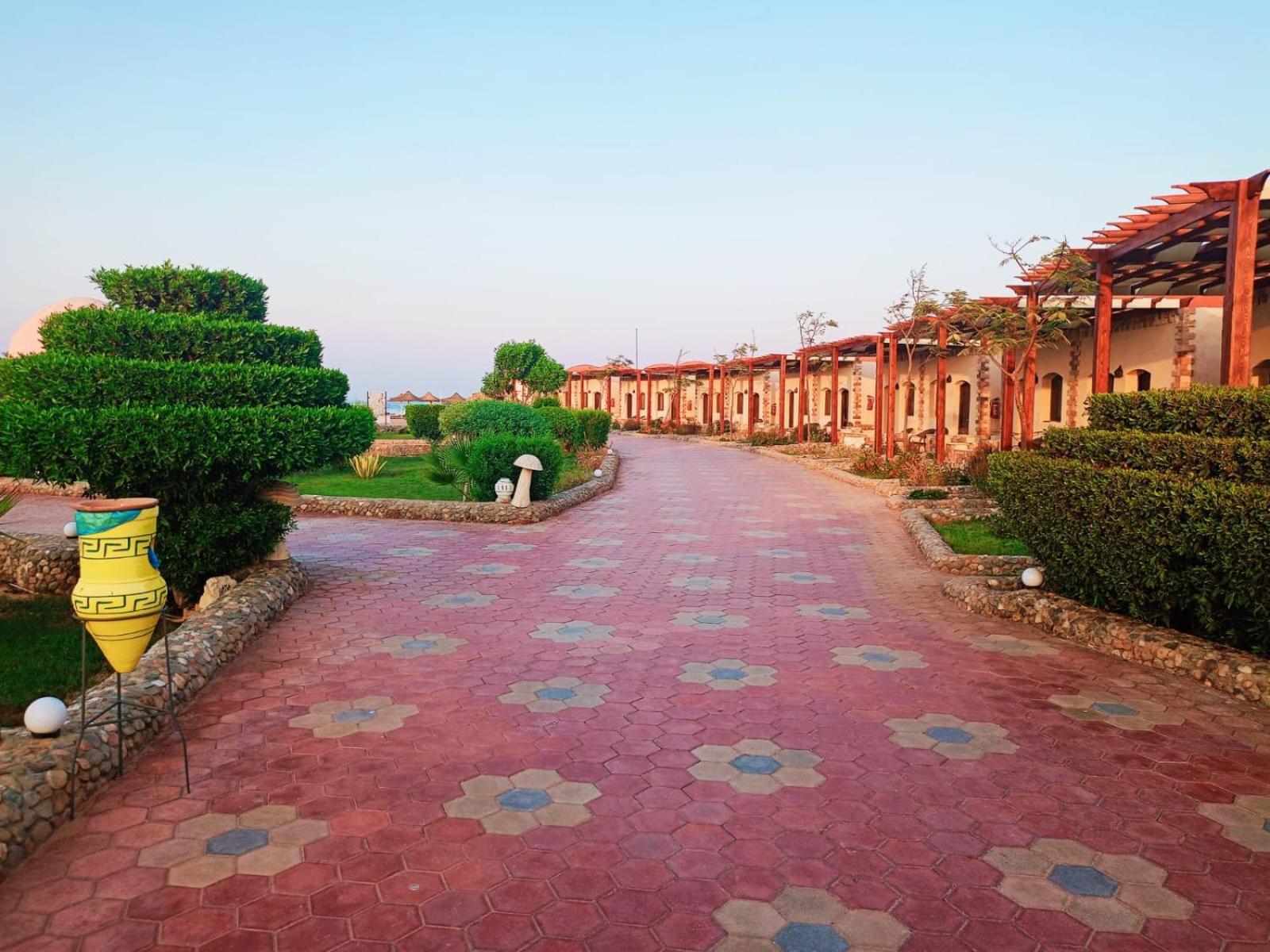 Dolphin Continental Hotel El Qoseir Екстериор снимка