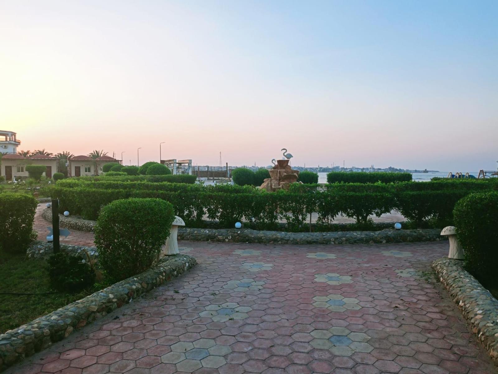 Dolphin Continental Hotel El Qoseir Екстериор снимка