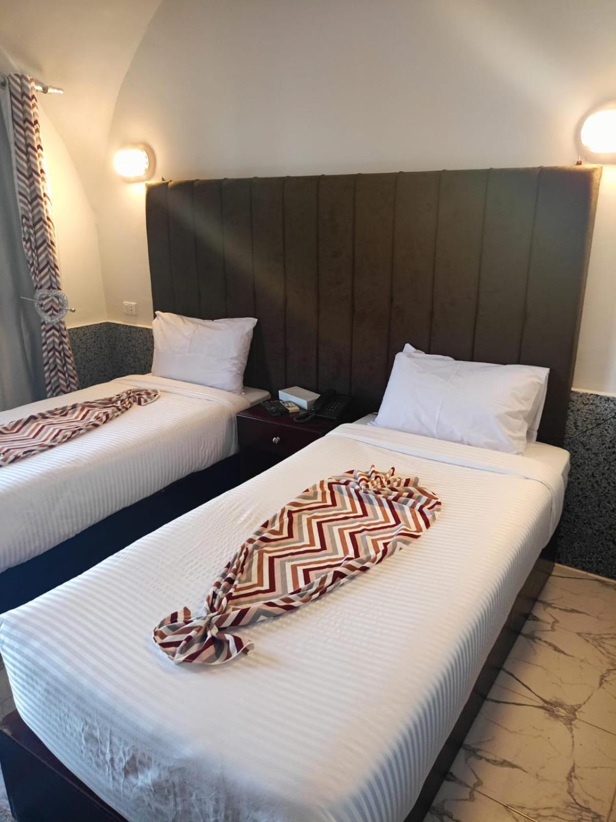 Dolphin Continental Hotel El Qoseir Екстериор снимка