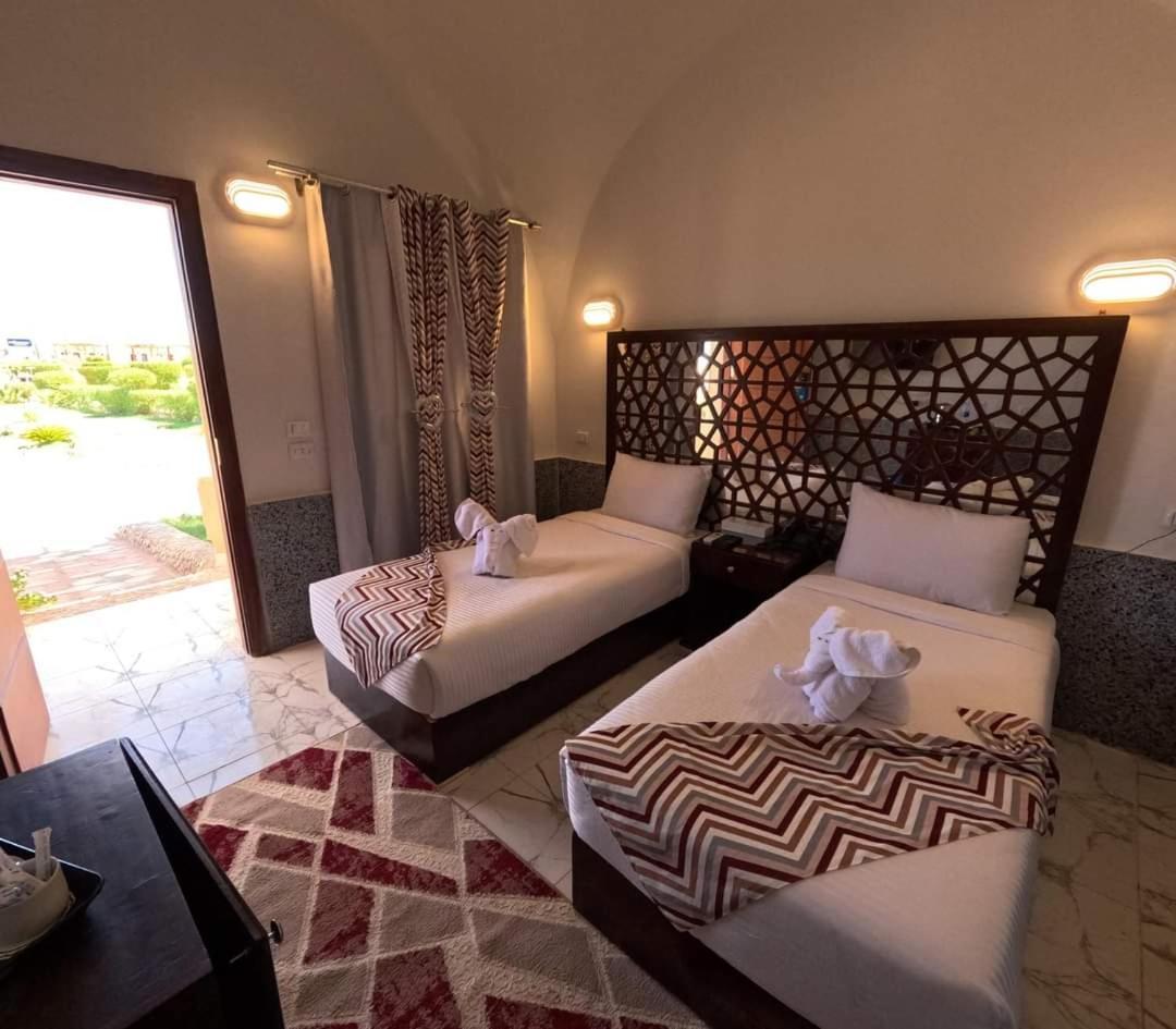 Dolphin Continental Hotel El Qoseir Екстериор снимка