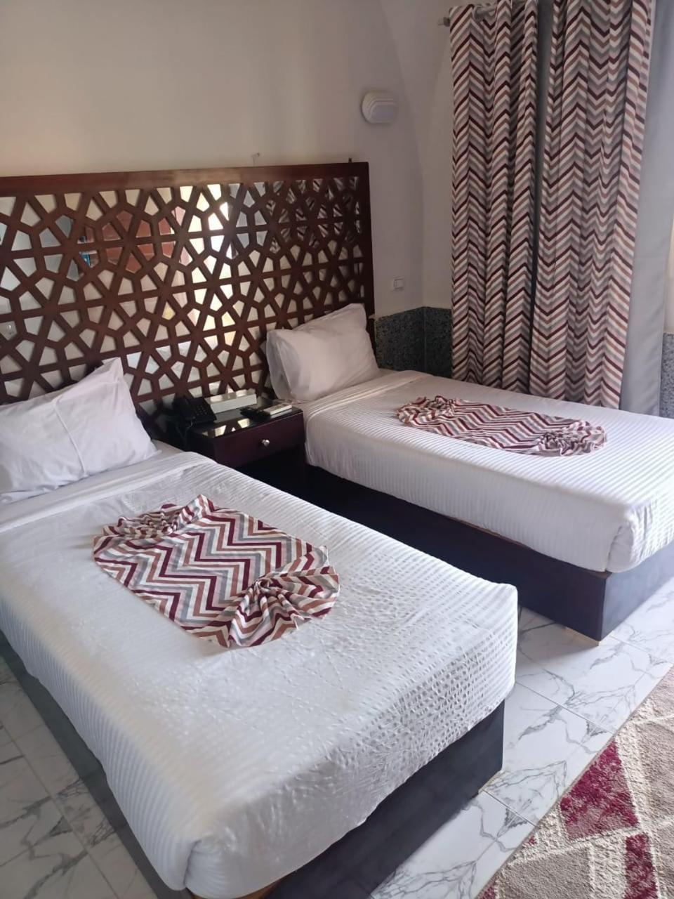 Dolphin Continental Hotel El Qoseir Екстериор снимка