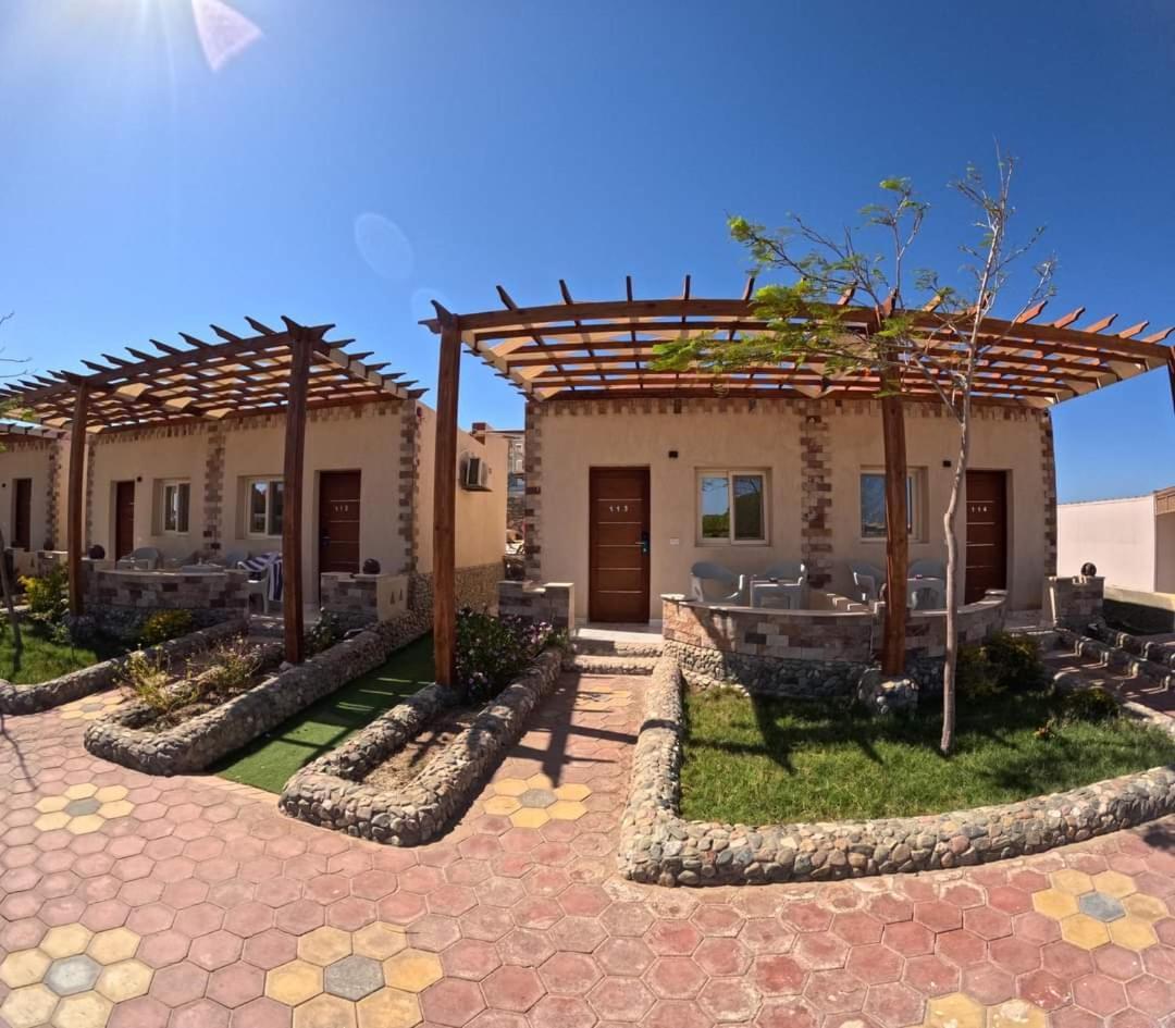 Dolphin Continental Hotel El Qoseir Екстериор снимка